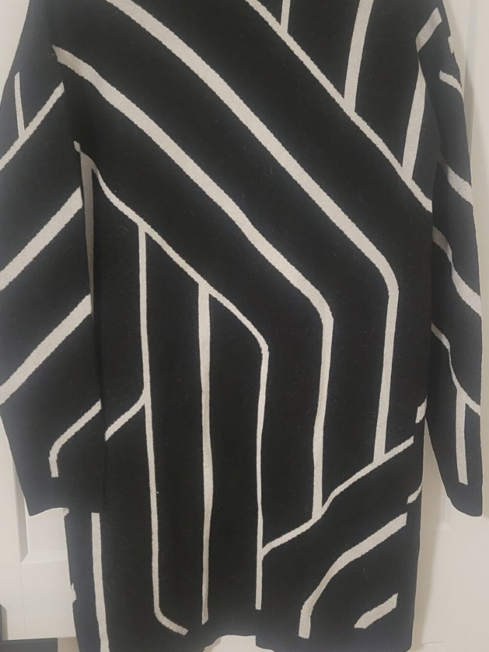 RW&CO. Abstract Geometric Cardigan - Black & White - Longline Duster - Size M - Picture 3 of 4